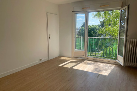 COMPIEGNE Appartement 4 pièces avec balcon