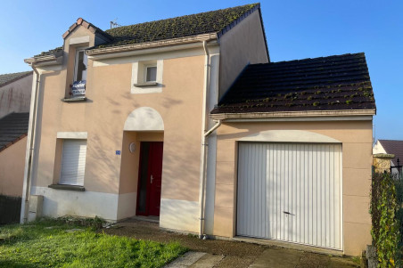 LARBROYE Pavillon 4 pièces de 84 m2 avec jardin et garage