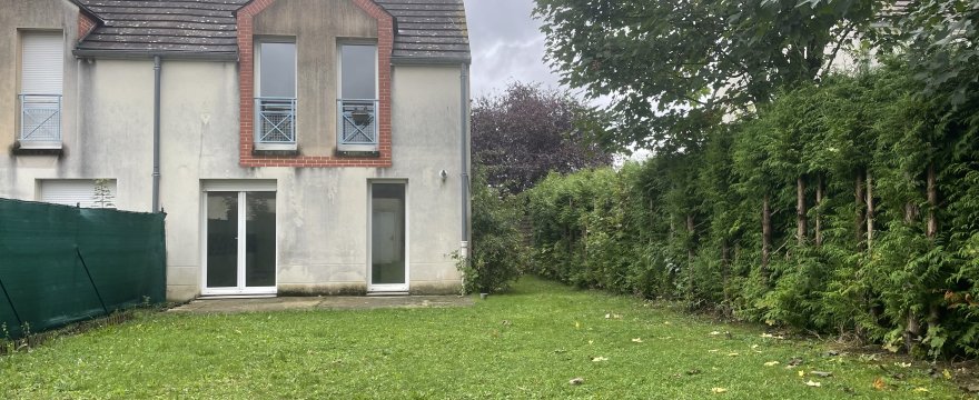 Pavillon de T4 de 74 m² avec jardin et garage