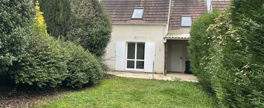 JAULZY Pavillon de 4 pièces avec jardin clos et garage